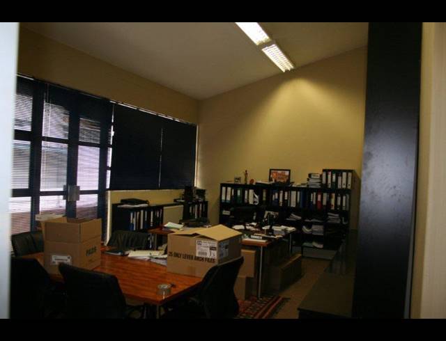 130M² OFFICE TO LET IN CAPE TOWN CITY CENTRE